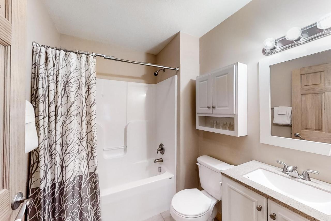 3 Bed 2 Bath Vacation Home In Whittier Экстерьер фото