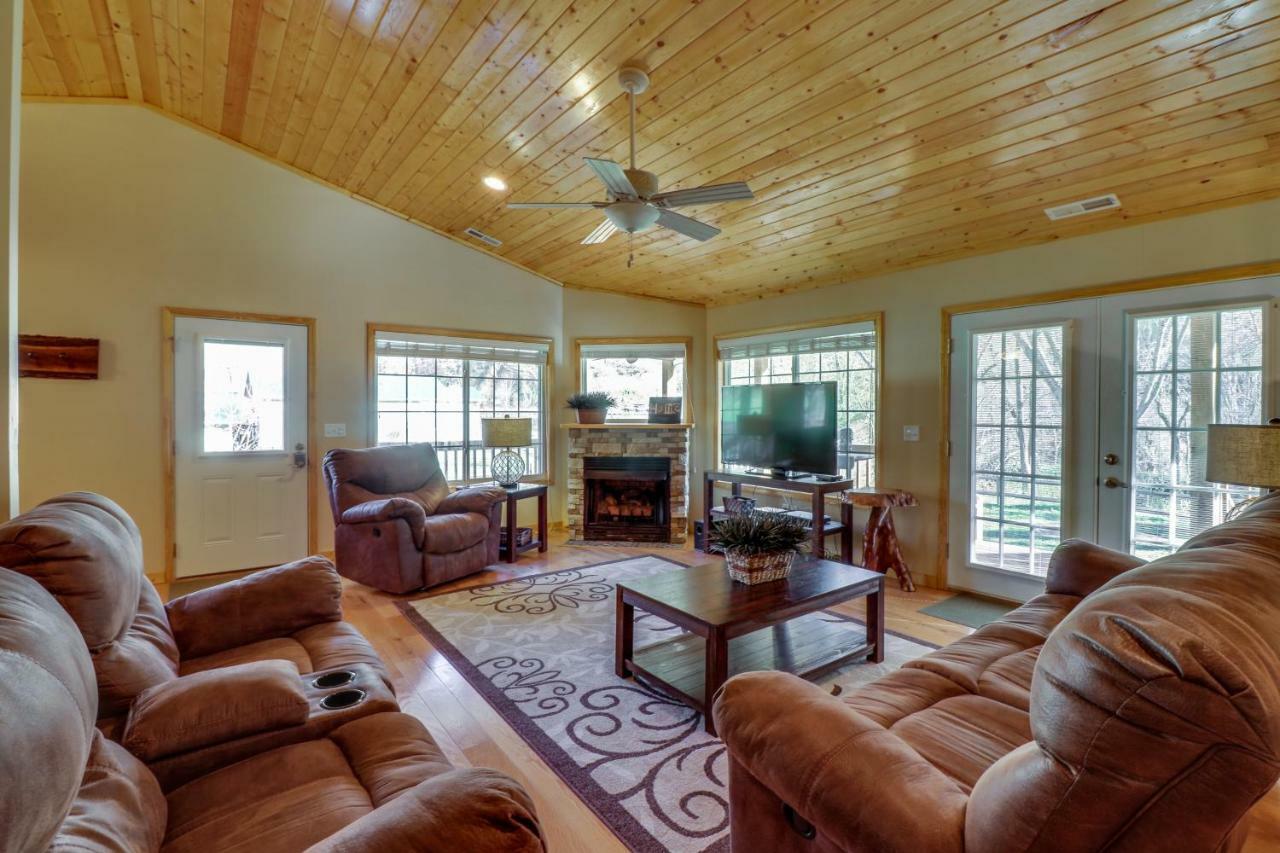 3 Bed 2 Bath Vacation Home In Whittier Экстерьер фото